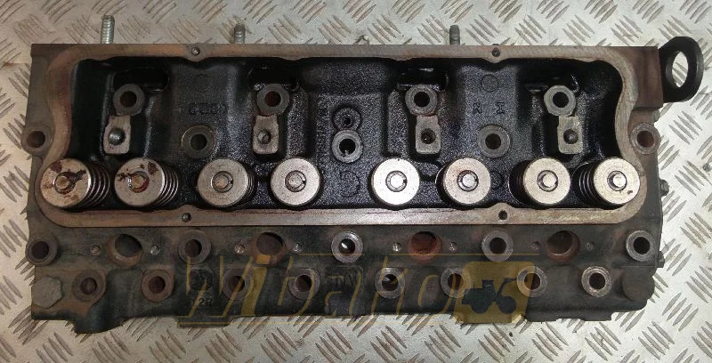 Perkins 4.236 3711681A/2 - Cylinder head for Construction machinery: picture 1 Perkins 4.236 3711681A/2 - Cylinder head for Construction machinery: picture 1