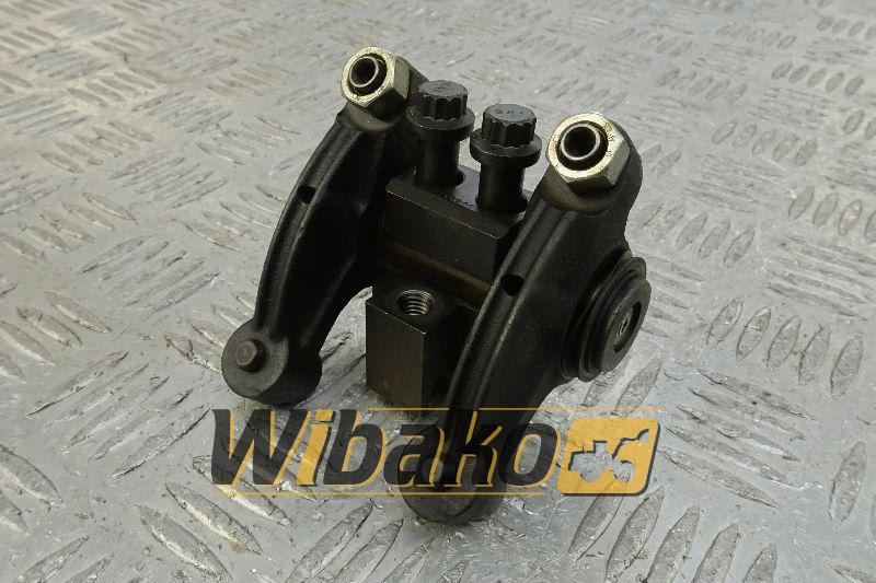 Rocker arm for engine Komatsu SAA6D114E-2 6742-01-1270 - Cylinder head for Construction machinery: picture 1 Rocker arm for engine Komatsu SAA6D114E-2 6742-01-1270 - Cylinder head for Construction machinery: picture 1