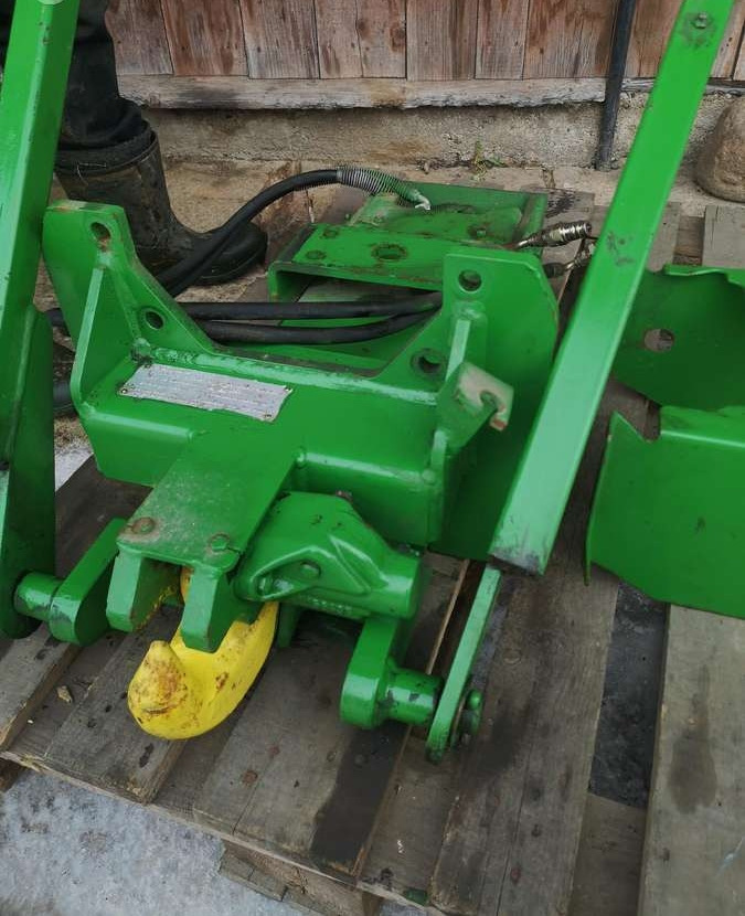 JOHN DEERE hook - Attachment for Farm tractor: picture 1 JOHN DEERE hook - Attachment for Farm tractor: picture 1