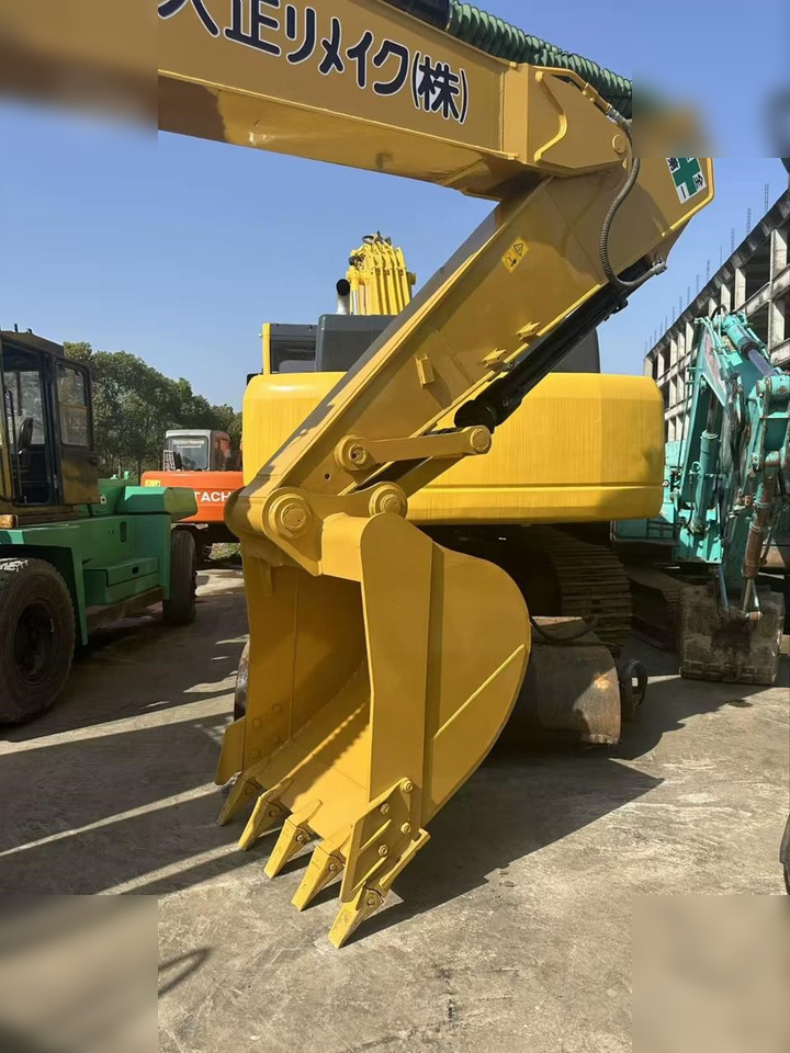 Crawler excavator CATERPILLAR 320D2L: picture 10