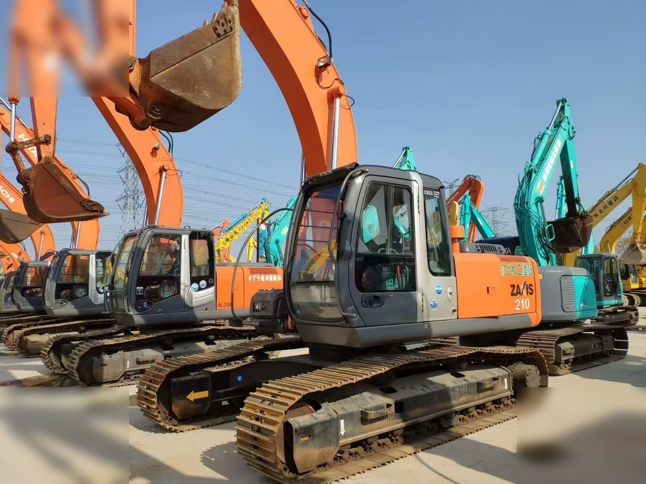 HITACHI ZX210 - Crawler excavator: picture 1 HITACHI ZX210 - Crawler excavator: picture 1