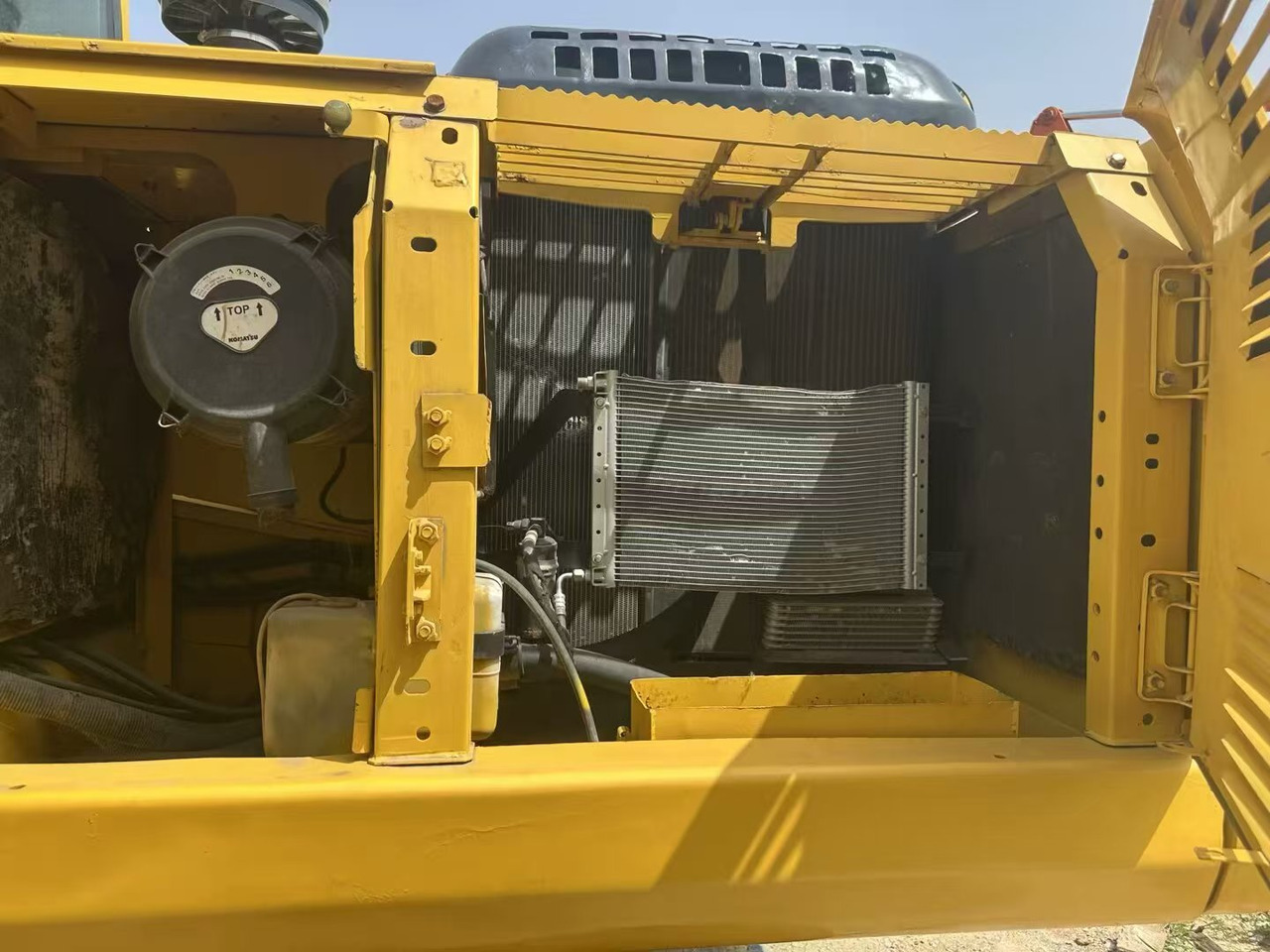 Crawler excavator KOMATSU 200-8: picture 10