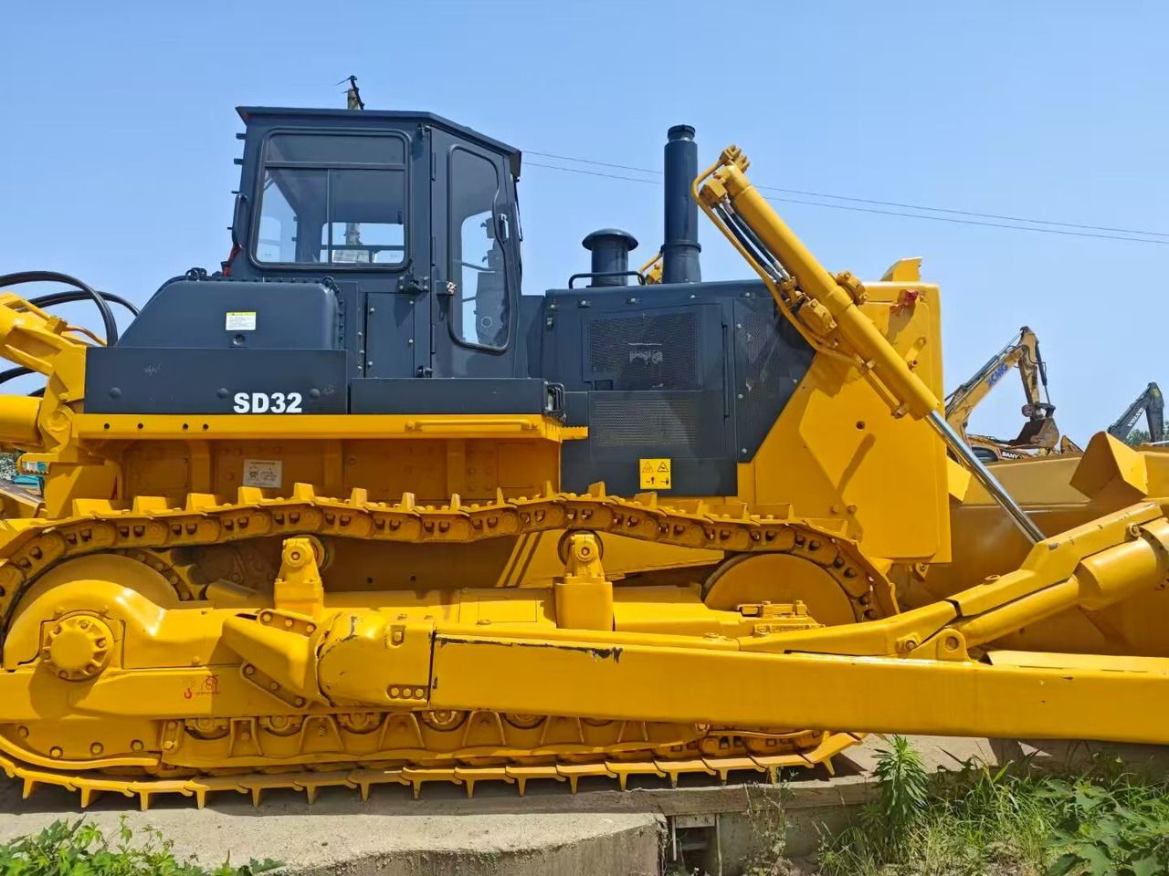 Bulldozer SHANTUI SD32: picture 11