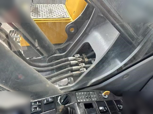 VOLVO EC480D - Crawler excavator: picture 3 VOLVO EC480D - Crawler excavator: picture 3