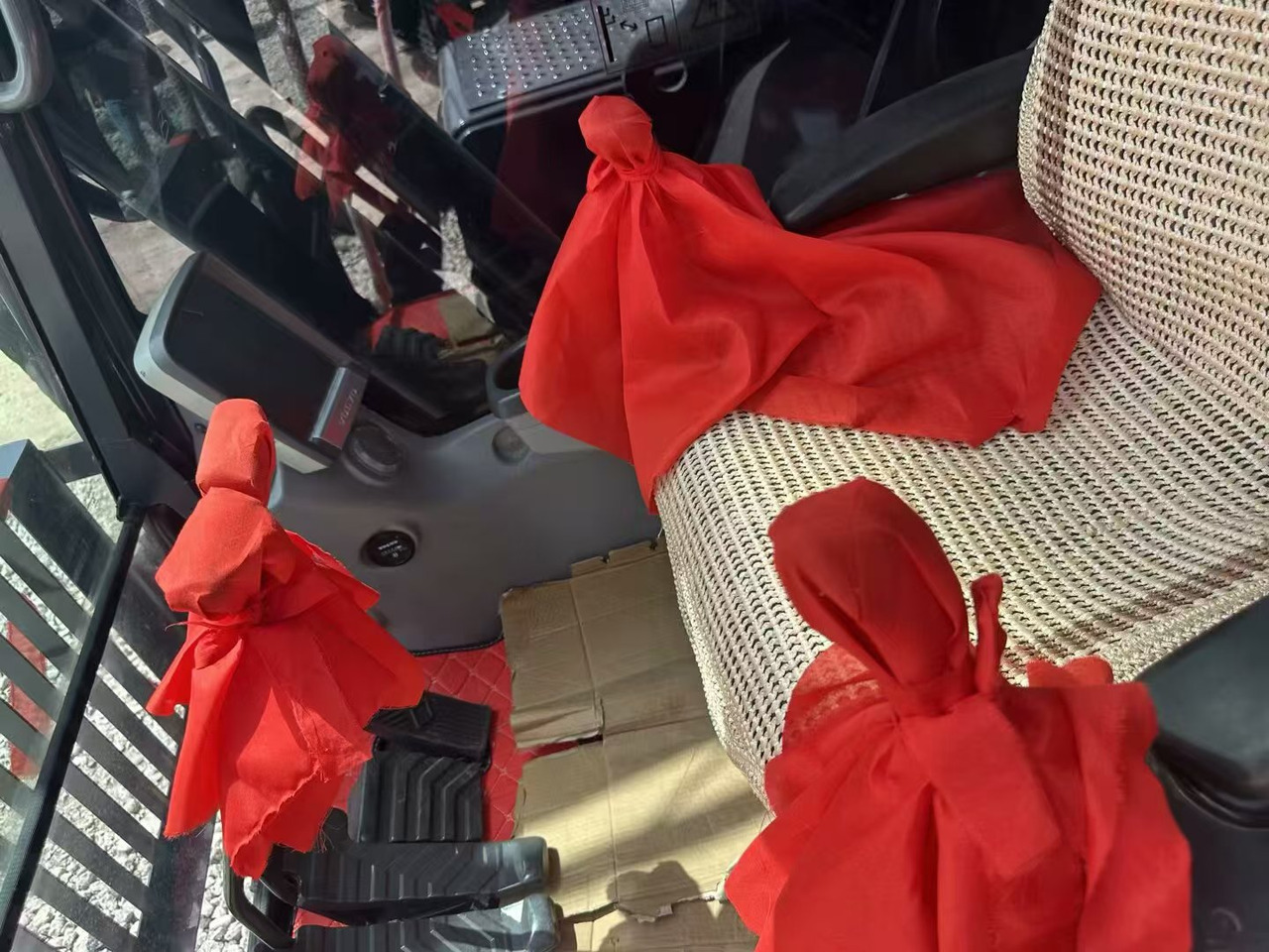 Volvo EC300 on lease volvo EC300: picture 8