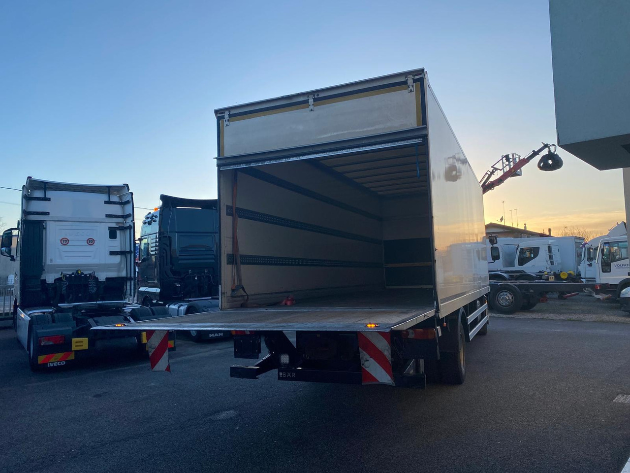 Box truck DAF LF 260 FA: picture 9