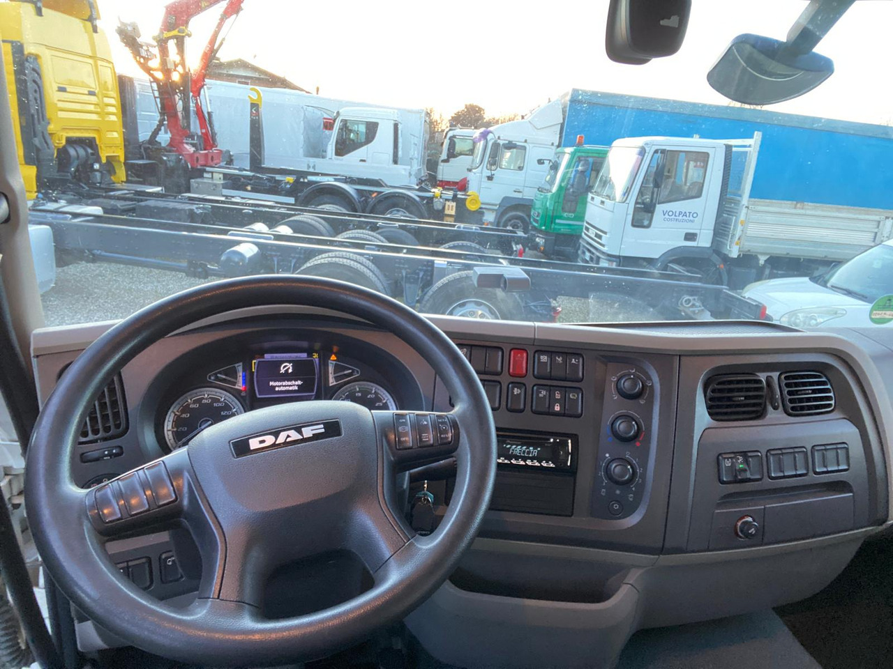 Box truck DAF LF 260 FA: picture 14