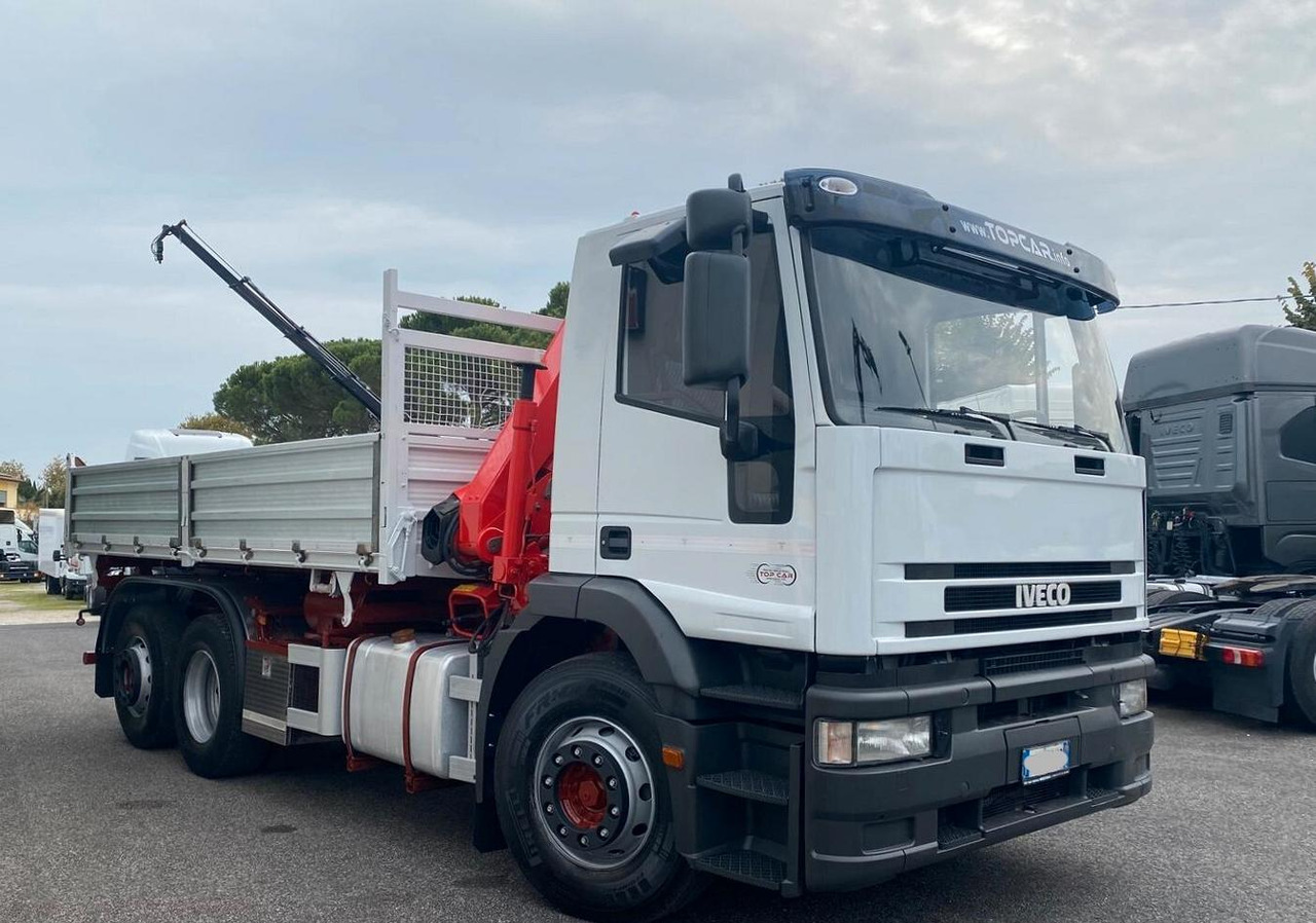 IVECO 440E38 RIBALTABILE TRILATERALE E GRU FASSI - Dropside/ Flatbed truck, Crane truck: picture 3 IVECO 440E38 RIBALTABILE TRILATERALE E GRU FASSI - Dropside/ Flatbed truck, Crane truck: picture 3
