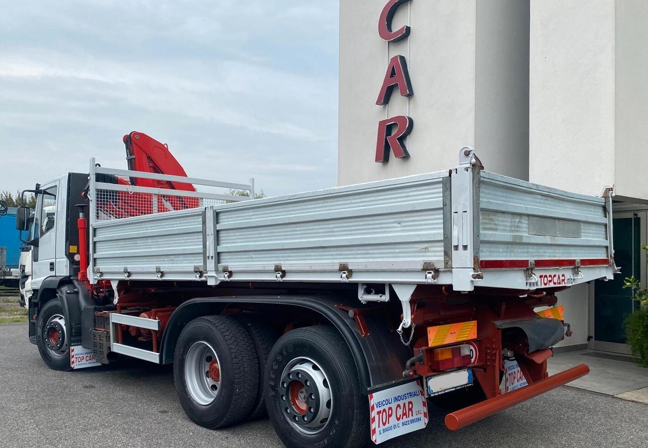 IVECO 440E38 RIBALTABILE TRILATERALE E GRU FASSI - Dropside/ Flatbed truck, Crane truck: picture 5 IVECO 440E38 RIBALTABILE TRILATERALE E GRU FASSI - Dropside/ Flatbed truck, Crane truck: picture 5
