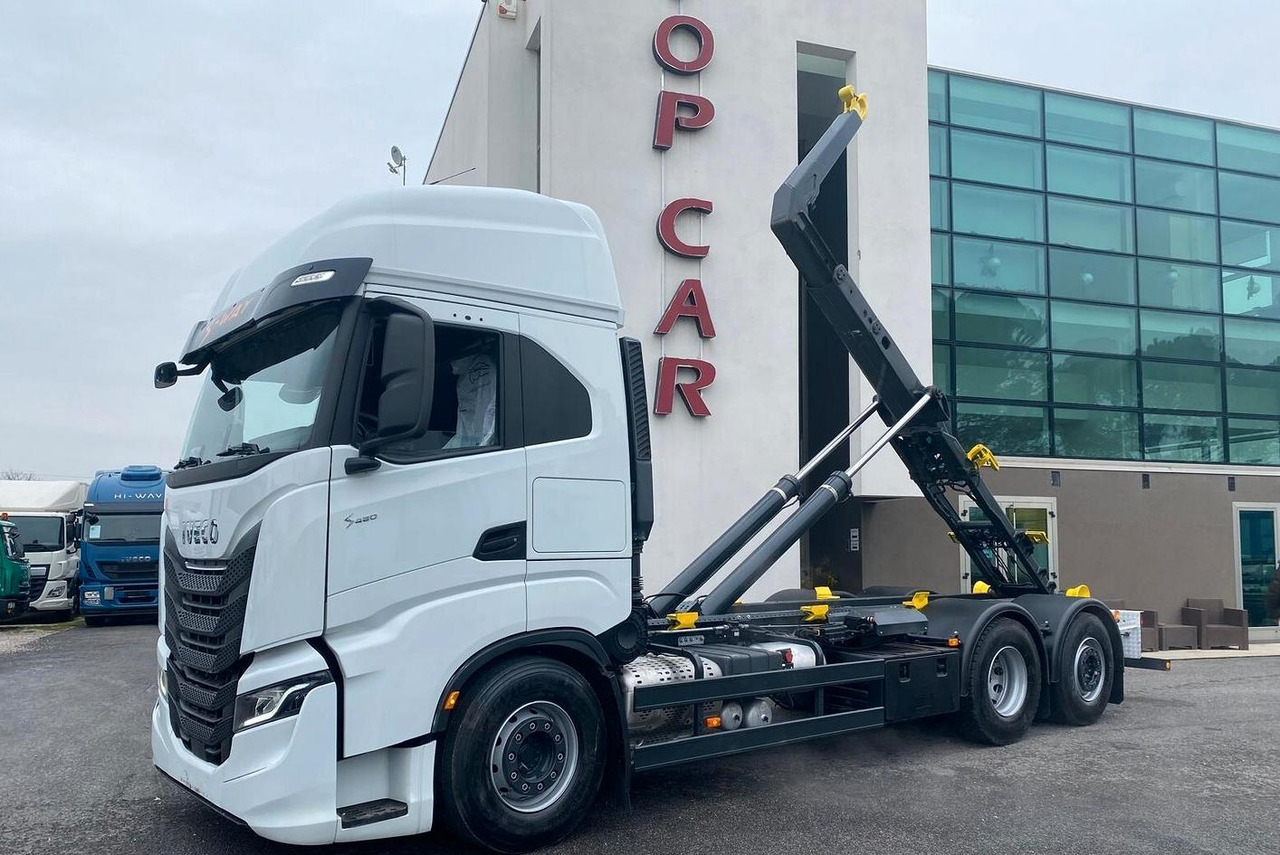 IVECO S-WAY 480 SCARRABILE FULL PNEUMATIC EURO 6 - Hook lift truck: picture 1 IVECO S-WAY 480 SCARRABILE FULL PNEUMATIC EURO 6 - Hook lift truck: picture 1