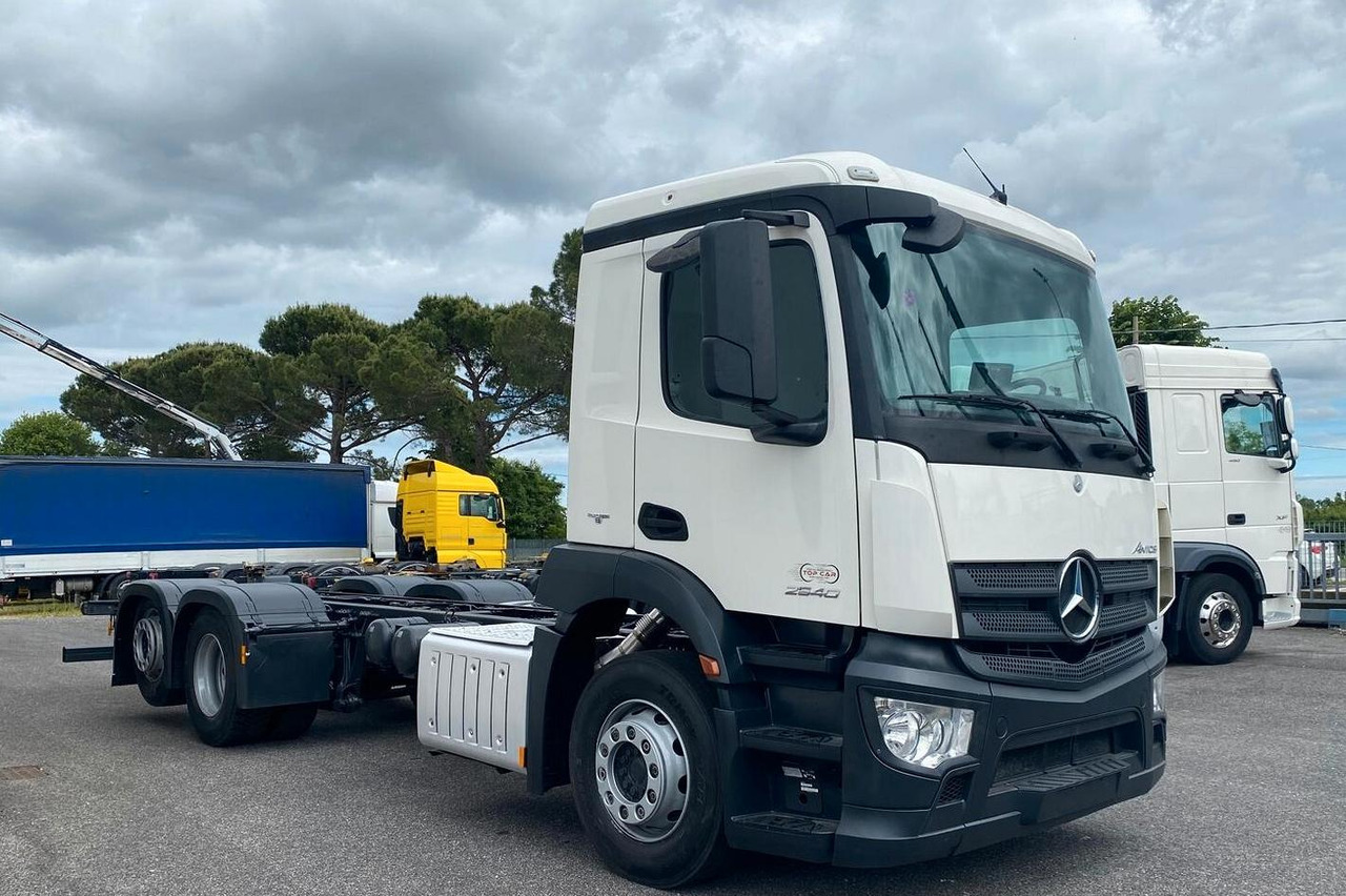 MERCEDES ANTOS 25.40 2015 A TELAIO EURO 6 - Cab chassis truck: picture 3 MERCEDES ANTOS 25.40 2015 A TELAIO EURO 6 - Cab chassis truck: picture 3