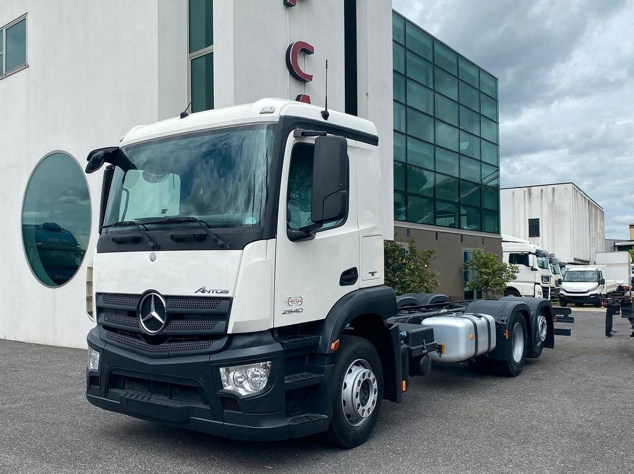 MERCEDES ANTOS 25.40 2015 A TELAIO EURO 6 - Cab chassis truck: picture 2 MERCEDES ANTOS 25.40 2015 A TELAIO EURO 6 - Cab chassis truck: picture 2