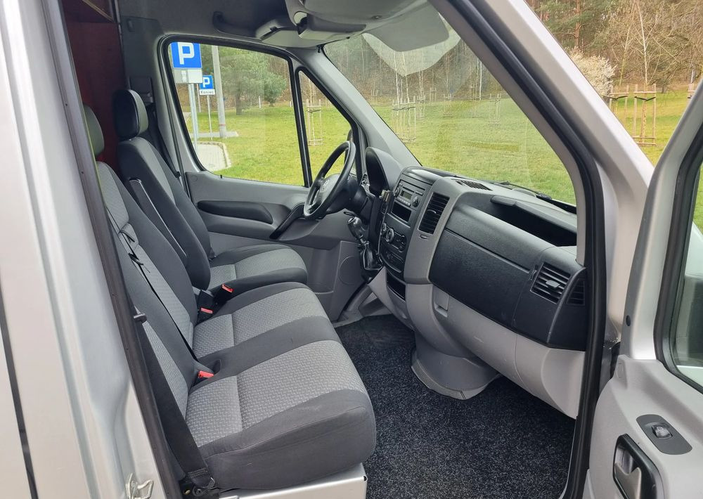 Small van Volkswagen Crafter: picture 11