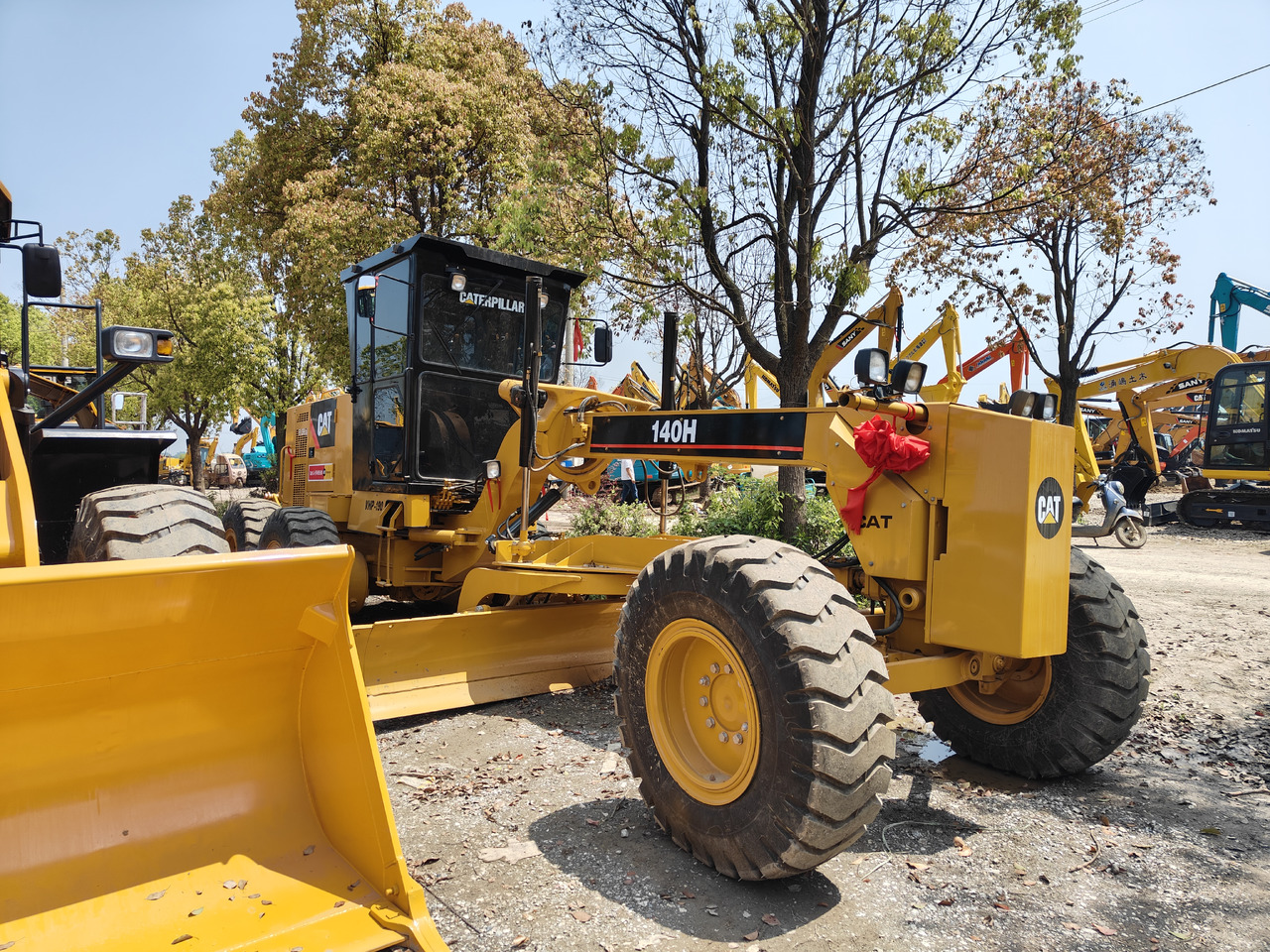 CATERPILLAR 140H construction machine good price in stock - Grader: picture 1 CATERPILLAR 140H construction machine good price in stock - Grader: picture 1