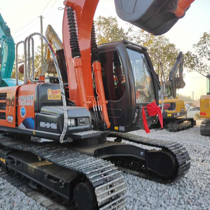 HITACHI ZX130 , Original Japan Surplus Hitachi ZX130 for Sale - Crawler excavator: picture 2 HITACHI ZX130 , Original Japan Surplus Hitachi ZX130 for Sale - Crawler excavator: picture 2