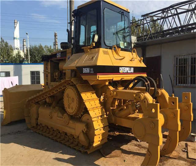 Low Price Cat D6m Original Made Dozer , Used Bulldozer Cat D6 D6m D6h D6g D6k , Original Bulldozer - Bulldozer: picture 1 Low Price Cat D6m Original Made Dozer , Used Bulldozer Cat D6 D6m D6h D6g D6k , Original Bulldozer - Bulldozer: picture 1