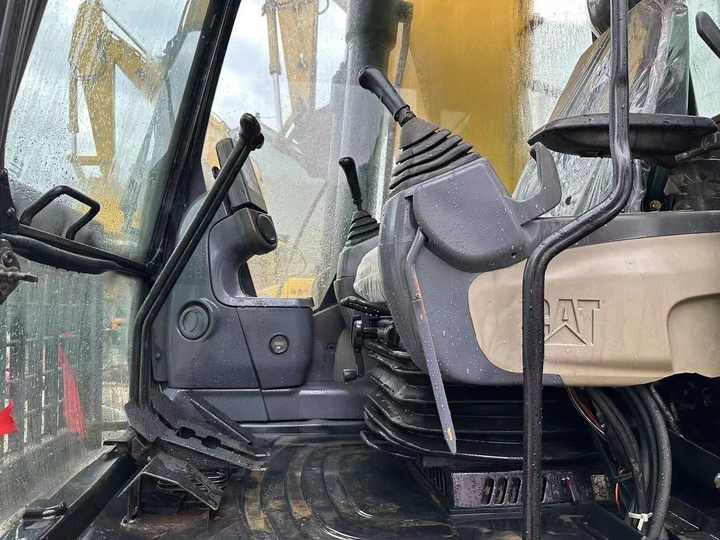 Used Caterpillar 323d Excavator for Sale Original Caterpillar 320 330 323 336d Excavator on Sale - Crawler excavator: picture 5 Used Caterpillar 323d Excavator for Sale Original Caterpillar 320 330 323 336d Excavator on Sale - Crawler excavator: picture 5
