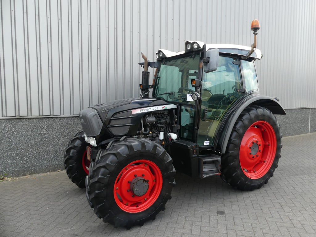 FENDT 209S Vario - Compact tractor: picture 1 FENDT 209S Vario - Compact tractor: picture 1