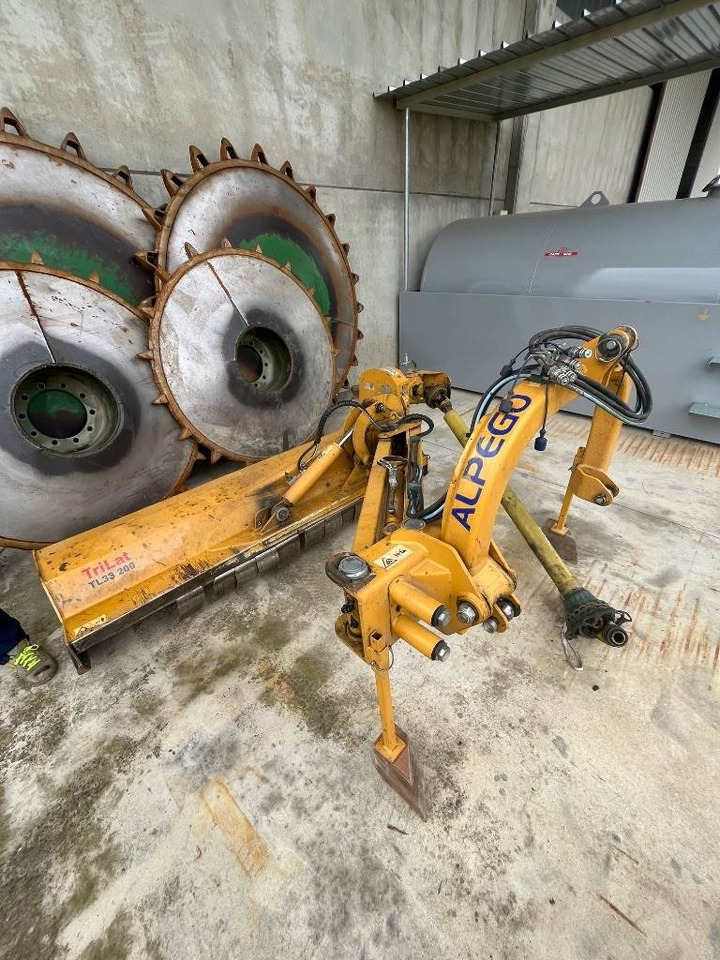 Alpego TL33 200 - Agricultural machinery: picture 1 Alpego TL33 200 - Agricultural machinery: picture 1