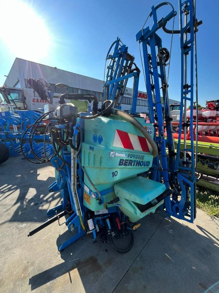 Berthoud Force 1000 - Trailed sprayer: picture 2 Berthoud Force 1000 - Trailed sprayer: picture 2