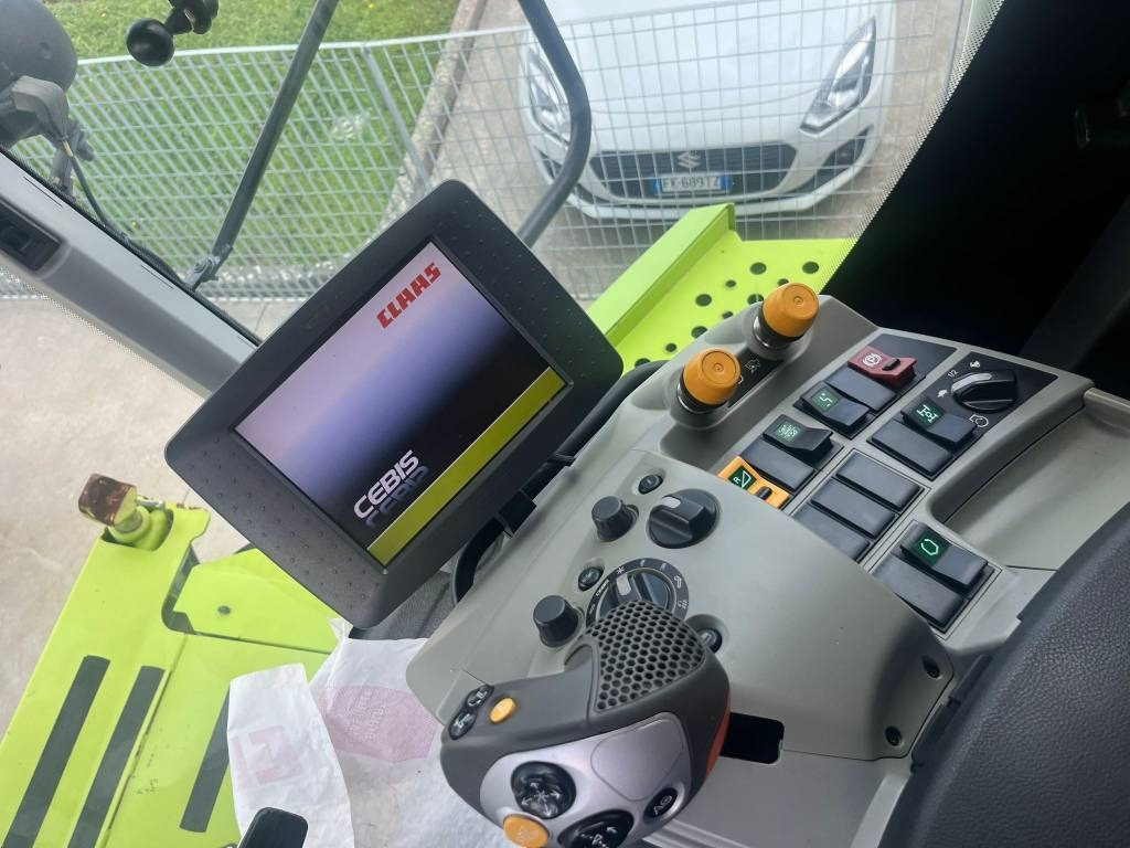 Claas Lexion 760 TT  - Combine harvester: picture 3 Claas Lexion 760 TT  - Combine harvester: picture 3