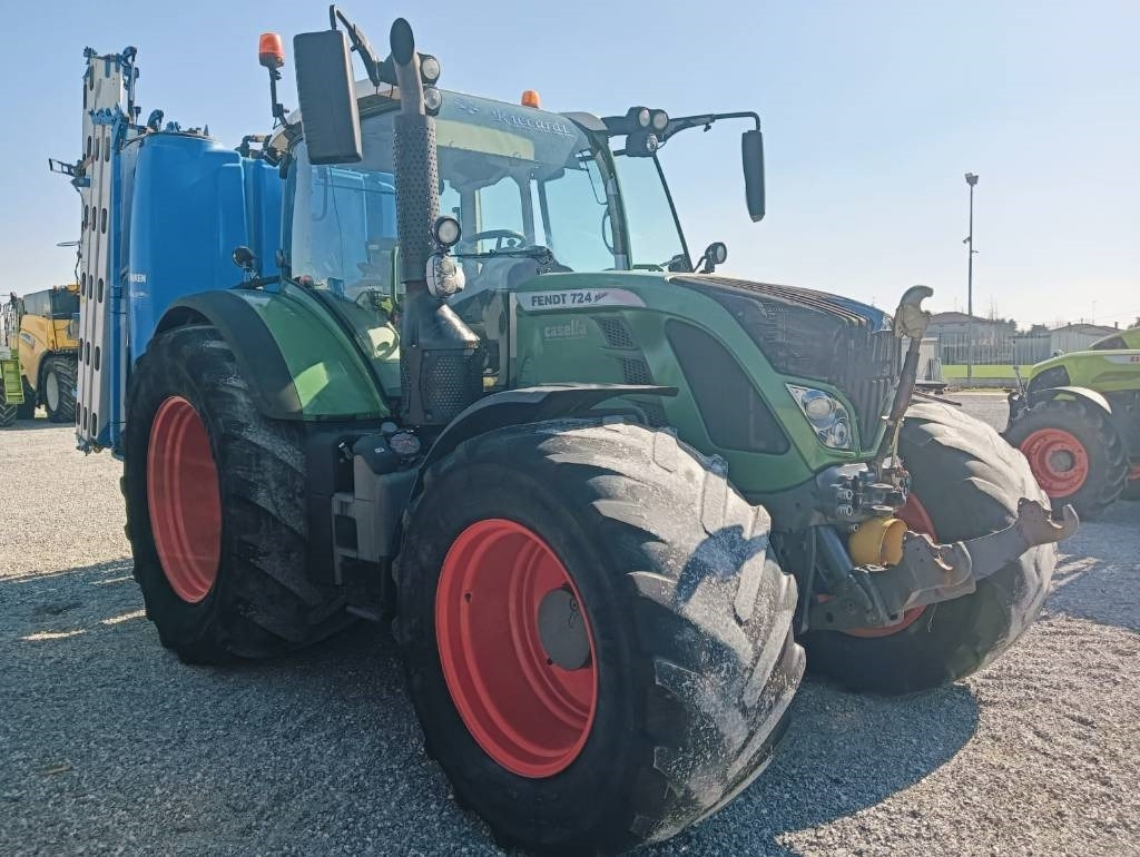 Fendt 724 Profi Plus - Farm tractor: picture 1 Fendt 724 Profi Plus - Farm tractor: picture 1