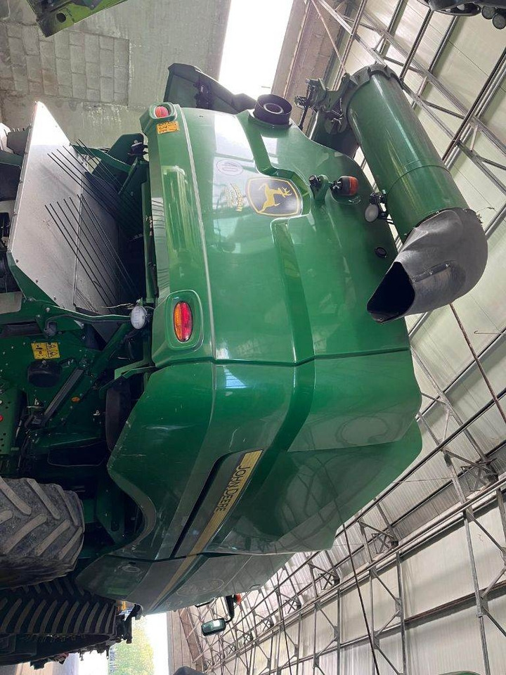 John Deere S790 i - Combine harvester: picture 1 John Deere S790 i - Combine harvester: picture 1