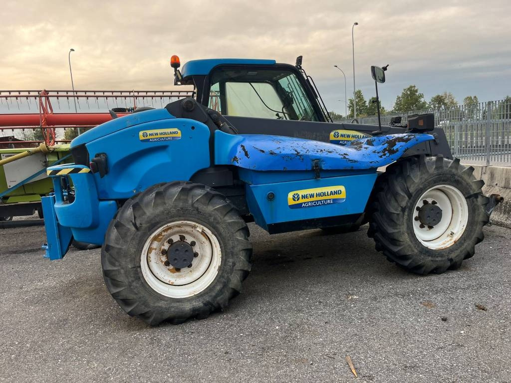 New Holland LM 430 - Telescopic handler: picture 1 New Holland LM 430 - Telescopic handler: picture 1