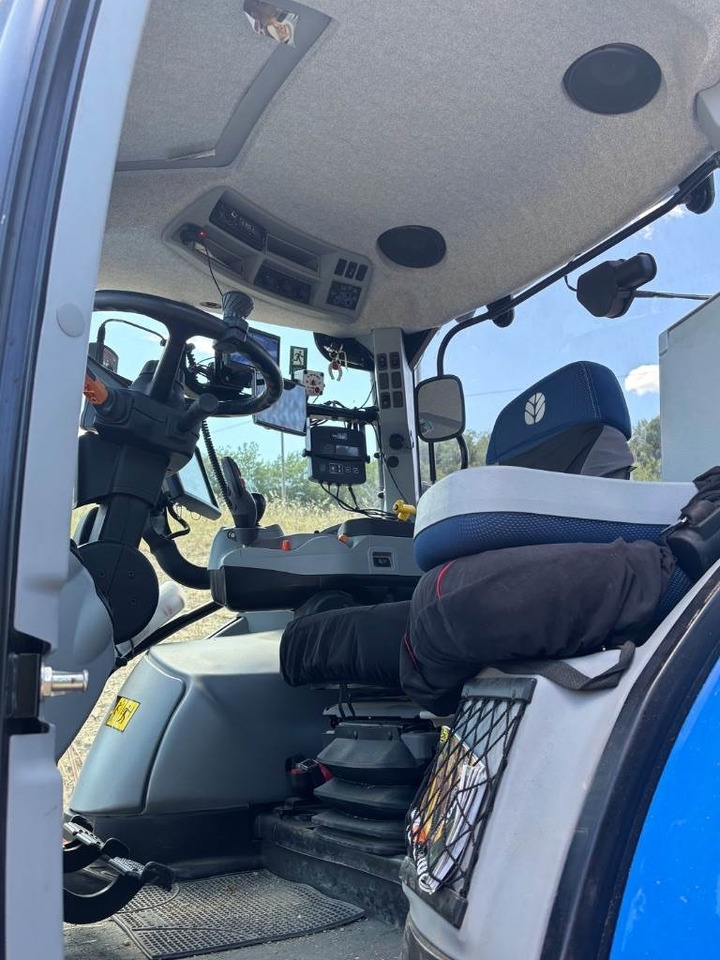 New Holland T6.165 - Farm tractor: picture 4 New Holland T6.165 - Farm tractor: picture 4