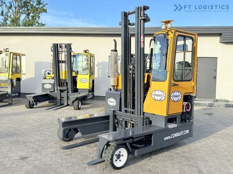 Combilift C3000 / GAS / DUPLEX 4500MM / ONLY 3096 HOURS / FORK SIDE SHIFT / FULL CABIN / EXCELLENT CONDITION / Wide range of four-way and - 4-way reach truck: picture 1 Combilift C3000 / GAS / DUPLEX 4500MM / ONLY 3096 HOURS / FORK SIDE SHIFT / FULL CABIN / EXCELLENT CONDITION / Wide range of four-way and - 4-way reach truck: picture 1