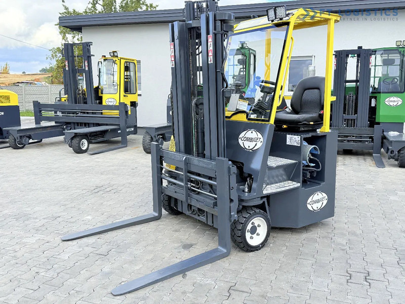 Combilift C3000CB / GAS / TRIPLEX 4900MM / FREE LIFT / FORK POSITIONER / SIDE SHIFT / EXCELLENT CONDITION / Wide range of four-way and sid - 4-way reach truck: picture 1 Combilift C3000CB / GAS / TRIPLEX 4900MM / FREE LIFT / FORK POSITIONER / SIDE SHIFT / EXCELLENT CONDITION / Wide range of four-way and sid - 4-way reach truck: picture 1