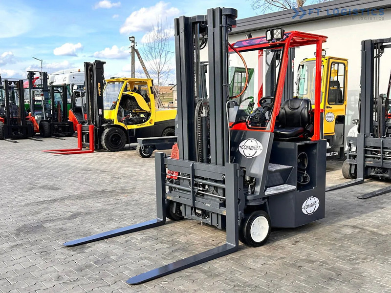 Combilift C3000CB / LPG / TRIPLEX / 5500MM / FREE LIFT / FORK SHIFT / POSITIONER C3000CB / LPG / TRIPLEX / 5500MM / FREE LIFT / FORK SHIFT - 4-way reach truck: picture 2 Combilift C3000CB / LPG / TRIPLEX / 5500MM / FREE LIFT / FORK SHIFT / POSITIONER C3000CB / LPG / TRIPLEX / 5500MM / FREE LIFT / FORK SHIFT - 4-way reach truck: picture 2