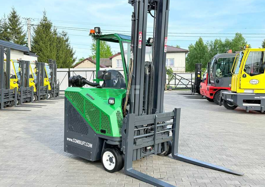 Combilift C3000CB / LPG / TRIPLEX – 6500MM / FREE LIFT / FORK POSITIONER / SIDE SHIFT / EXCELLENT CONDITION - 4-way reach truck: picture 5 Combilift C3000CB / LPG / TRIPLEX – 6500MM / FREE LIFT / FORK POSITIONER / SIDE SHIFT / EXCELLENT CONDITION - 4-way reach truck: picture 5