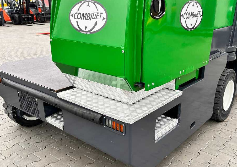 Combilift C5000SL / DIESEL / 4500MM / DUPLEX / CABIN / PLATFORMS / LIKE NEW - 4-way reach truck: picture 3 Combilift C5000SL / DIESEL / 4500MM / DUPLEX / CABIN / PLATFORMS / LIKE NEW - 4-way reach truck: picture 3