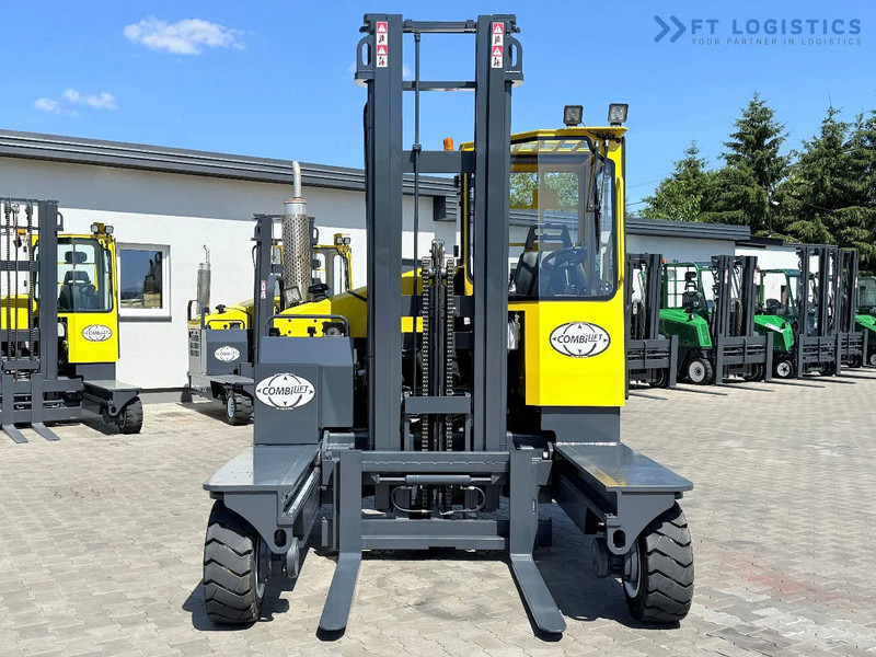 Combilift C5000XL / GAS / DUPLEX / 4500MM / FREE LIFT / SIDESHIFT / FORK POSITIONER / XL CABIN / NEW TYRES C5000XL / GAS / DUPLEX / 4500MM - 4-way reach truck: picture 5 Combilift C5000XL / GAS / DUPLEX / 4500MM / FREE LIFT / SIDESHIFT / FORK POSITIONER / XL CABIN / NEW TYRES C5000XL / GAS / DUPLEX / 4500MM - 4-way reach truck: picture 5