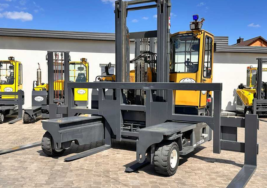 Combilift C9000 / GAS / DUPLEX / 4700MM / FREE LIFT / POSITIONER / FORK SIDE SHIFT / EXCELLENT CONDITION - 4-way reach truck: picture 2 Combilift C9000 / GAS / DUPLEX / 4700MM / FREE LIFT / POSITIONER / FORK SIDE SHIFT / EXCELLENT CONDITION - 4-way reach truck: picture 2