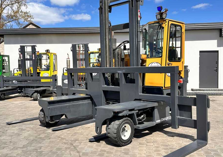 Combilift C9000 / GAS / DUPLEX / 4700MM / FREE LIFT / POSITIONER / FORK SIDE SHIFT / EXCELLENT CONDITION - 4-way reach truck: picture 1 Combilift C9000 / GAS / DUPLEX / 4700MM / FREE LIFT / POSITIONER / FORK SIDE SHIFT / EXCELLENT CONDITION - 4-way reach truck: picture 1