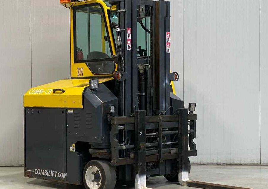 Combilift CBE2500 / TRIPLEX / 4900 / FREE LIFT - 4-way reach truck: picture 1 Combilift CBE2500 / TRIPLEX / 4900 / FREE LIFT - 4-way reach truck: picture 1