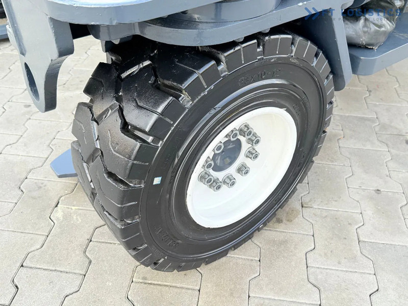 Combilift COMBILIFT C3000XL LARGE CABIN – DUPLEX 3200mm – Year 2015 – LPG – FREE LIFT – SIDESHIFT – CONDITION 5/5 COMBILIFT C3000XL LARGE - 4-way reach truck: picture 3 Combilift COMBILIFT C3000XL LARGE CABIN – DUPLEX 3200mm – Year 2015 – LPG – FREE LIFT – SIDESHIFT – CONDITION 5/5 COMBILIFT C3000XL LARGE - 4-way reach truck: picture 3