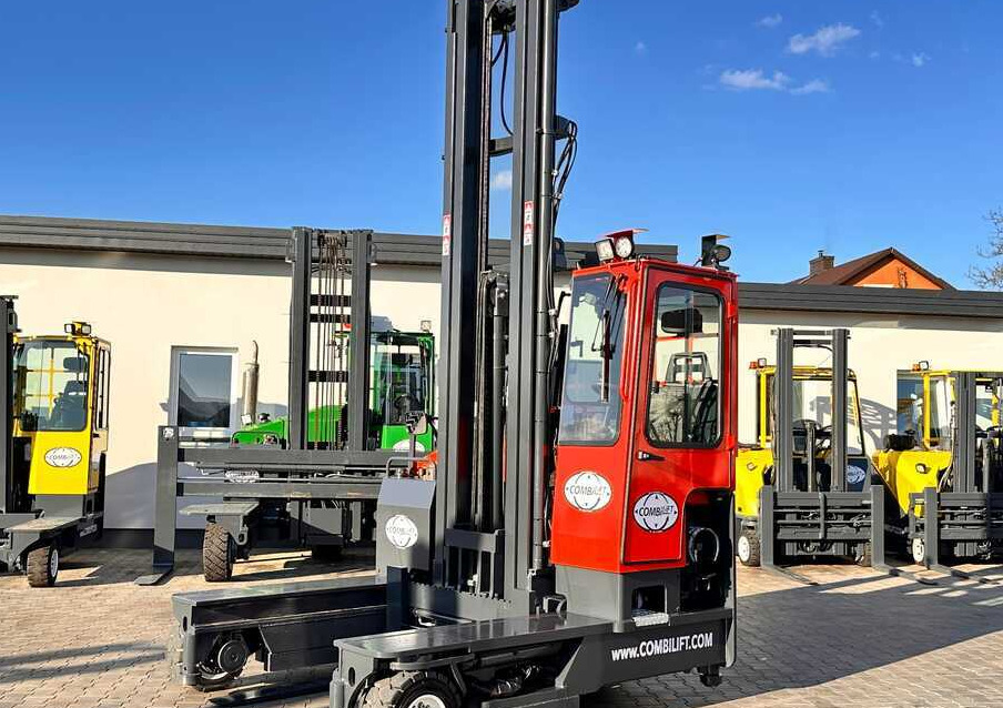 Combilift COMBILIFT C4000 – TRIPLEX 9300 mm – Year 2017 – GAS – FREE LIFT – FORK SIDE SHIFT – CONDITION 5/5 - 4-way reach truck: picture 1 Combilift COMBILIFT C4000 – TRIPLEX 9300 mm – Year 2017 – GAS – FREE LIFT – FORK SIDE SHIFT – CONDITION 5/5 - 4-way reach truck: picture 1