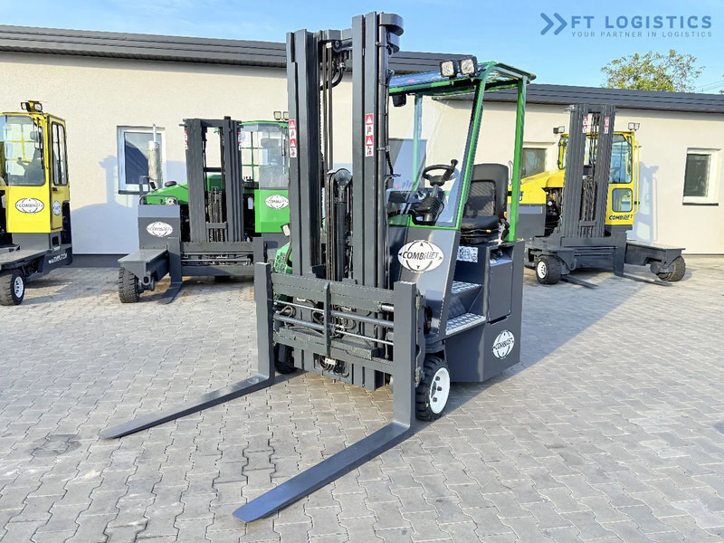 Combilift Combilift C2500CB / TRIPLEX / 5500MM / FREE LIFT / DIESEL / ONLY 3768 MTH / FORK POSITIONER / SIDE SHIFT / NEW TYRES / LIKE NEW - 4-way reach truck: picture 3 Combilift Combilift C2500CB / TRIPLEX / 5500MM / FREE LIFT / DIESEL / ONLY 3768 MTH / FORK POSITIONER / SIDE SHIFT / NEW TYRES / LIKE NEW - 4-way reach truck: picture 3