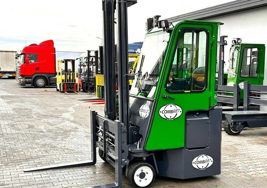 Combilift Combilift C3000CB - DUPLEX 4000mm - Year 2015 - / CABIN - HEATING / ONLY 6546 MTH / EXCELLENT CONDITION / LIKE NEW! - 4-way reach truck: picture 2 Combilift Combilift C3000CB - DUPLEX 4000mm - Year 2015 - / CABIN - HEATING / ONLY 6546 MTH / EXCELLENT CONDITION / LIKE NEW! - 4-way reach truck: picture 2