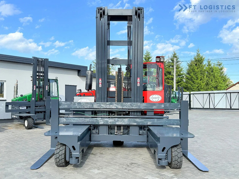 Combilift Combilift Wózki 4-kierunkowe C8000 / GAS / TRIPLEX 8300 / WIDE FORK POSITIRONER / FREE-LIFT / A comprehensive range of four-way - 4-way reach truck: picture 4 Combilift Combilift Wózki 4-kierunkowe C8000 / GAS / TRIPLEX 8300 / WIDE FORK POSITIRONER / FREE-LIFT / A comprehensive range of four-way - 4-way reach truck: picture 4