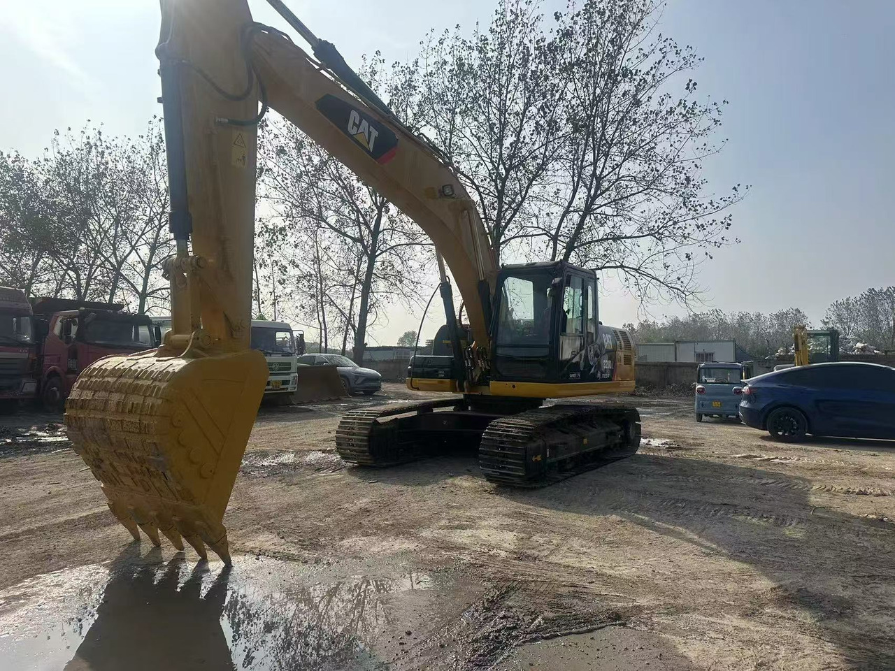 Crawler excavator CATERPILLAR: picture 7