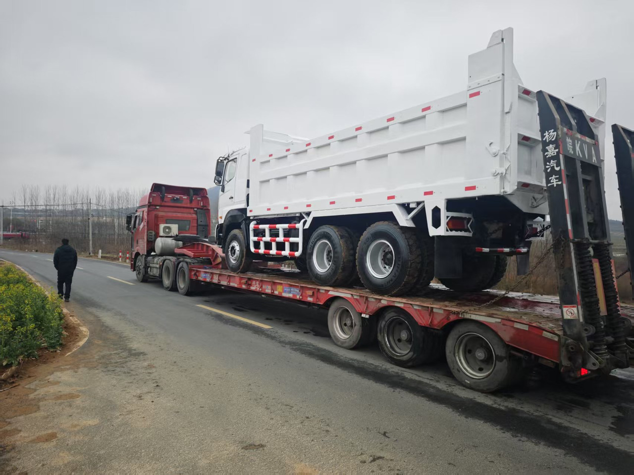 HINO HINO 700 - Tipper: picture 3 HINO HINO 700 - Tipper: picture 3