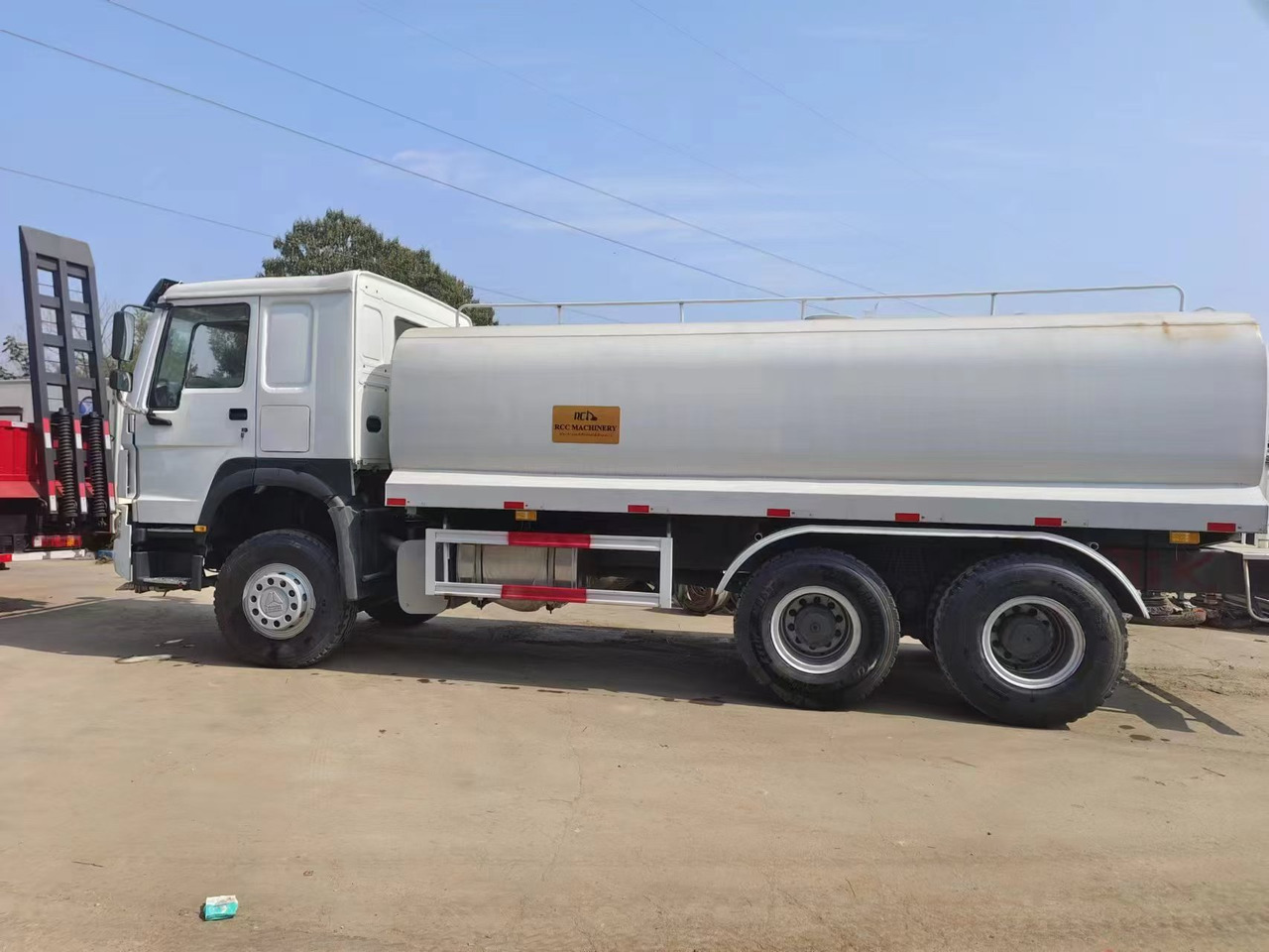 HOWO 6×4 ,20 cubic meters - Tank truck: picture 3 HOWO 6×4 ,20 cubic meters - Tank truck: picture 3