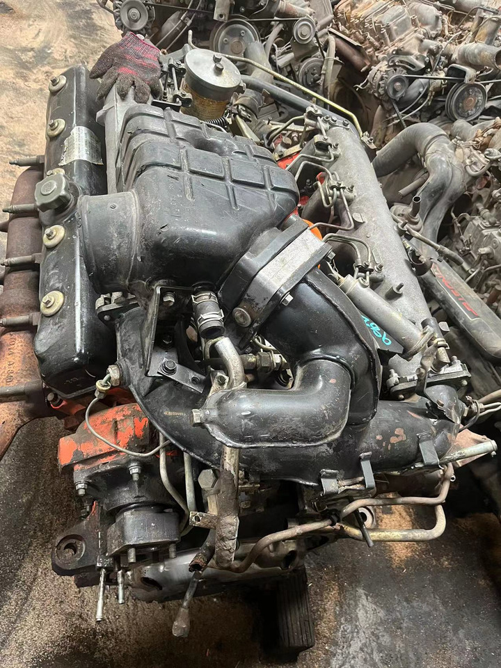 ISUZU 10PE1 - Engine: picture 1 ISUZU 10PE1 - Engine: picture 1