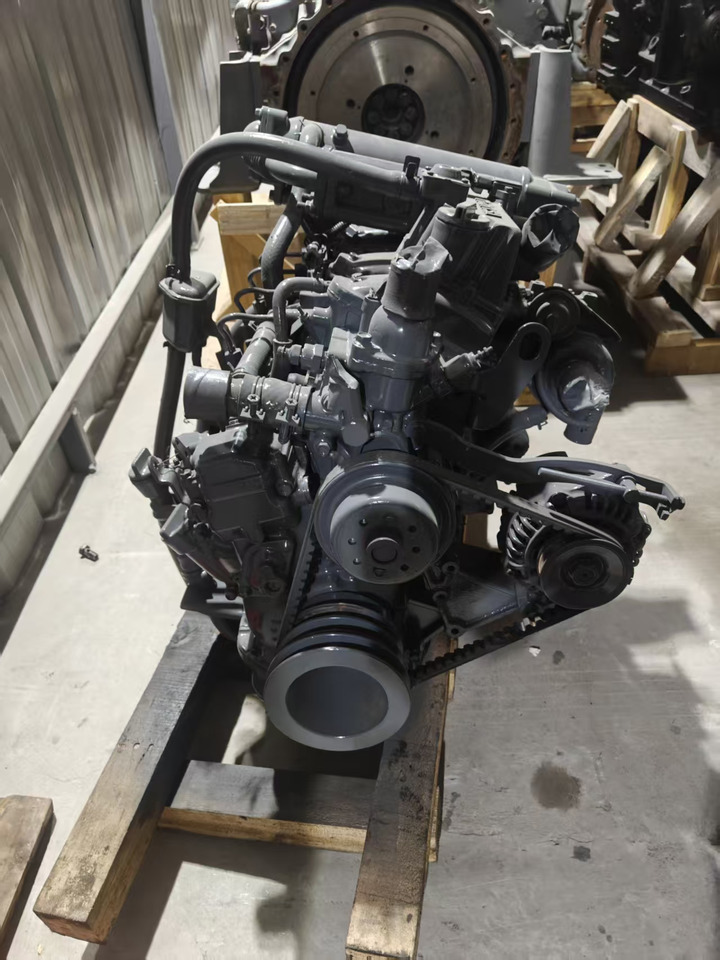 Isuzu 4LE2 - Engine for Excavator: picture 1 Isuzu 4LE2 - Engine for Excavator: picture 1