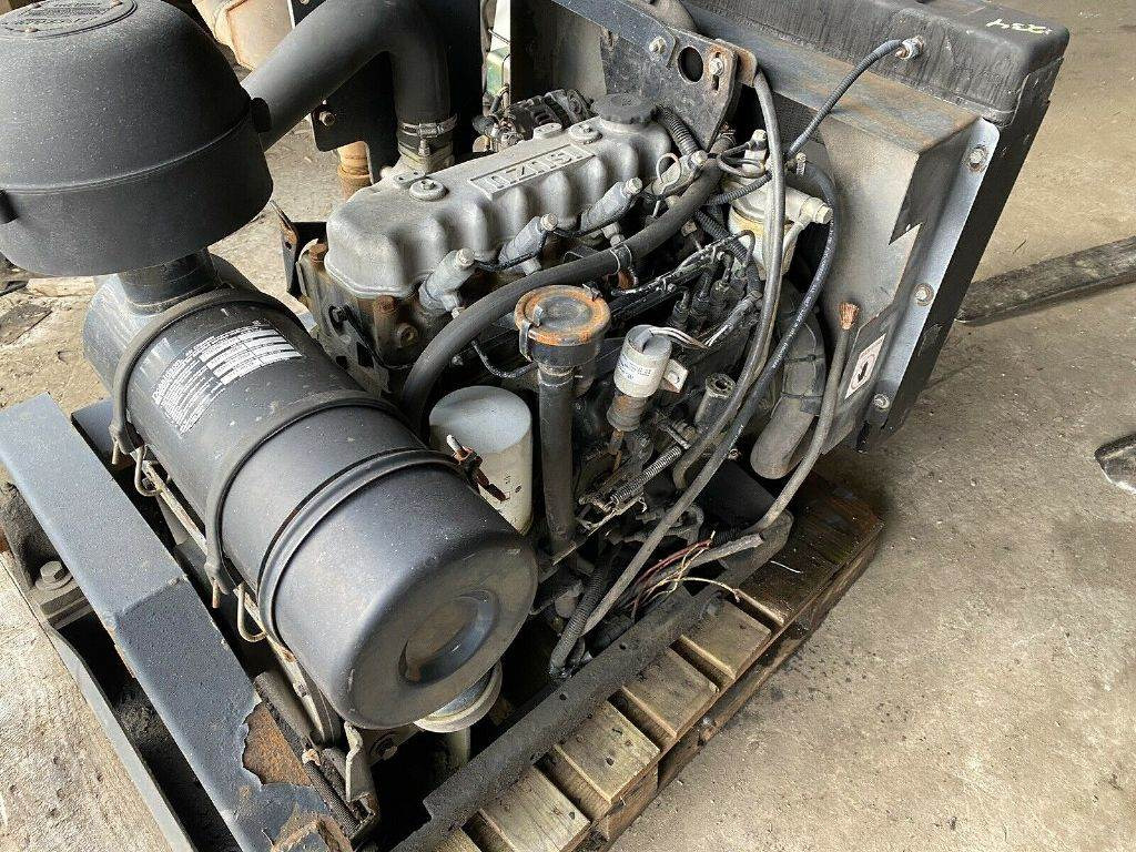 Isuzu C240 - Engine for Excavator: picture 2 Isuzu C240 - Engine for Excavator: picture 2