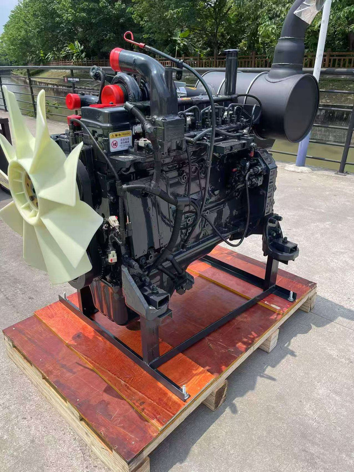 KOMATSU 6D107E-1 - Engine for Excavator: picture 2 KOMATSU 6D107E-1 - Engine for Excavator: picture 2